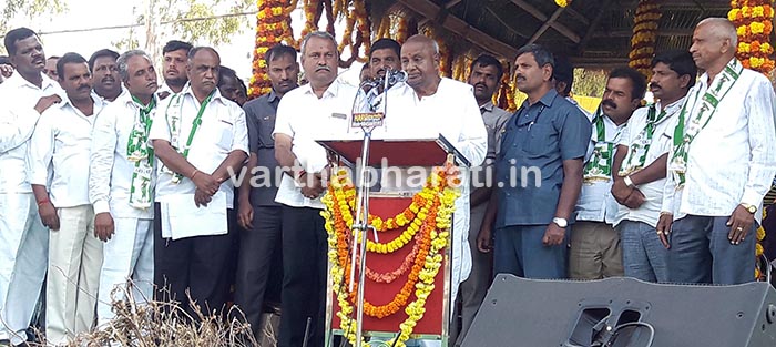 ಶಾಸಕ ಸುರೇಶ್‍ಬಾಬು ಸೇವಾ ಕಾರ್ಯ ಜನಪ್ರತಿನಿಧಿಗಳಿಗೆ ಮಾದರಿ : ಎಚ್.ಡಿ.ದೇವೇಗೌಡ